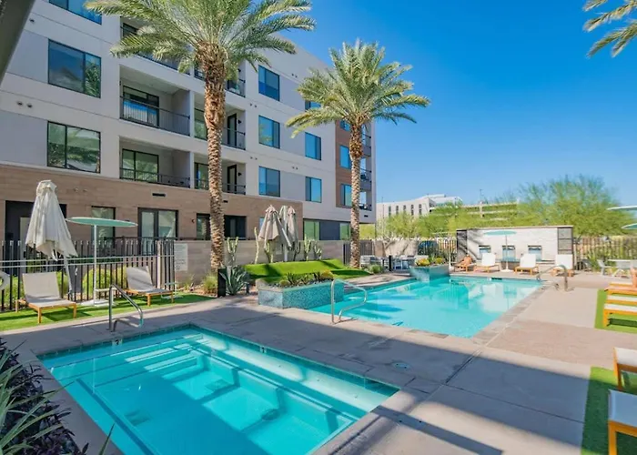 Stylish 1bd - Pool, Gym, Parking, W-d - Sleeps 4 Tempe