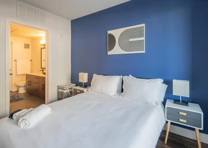 Stylish 1bd - Pool, Gym, Parking, W-d - Sleeps 4